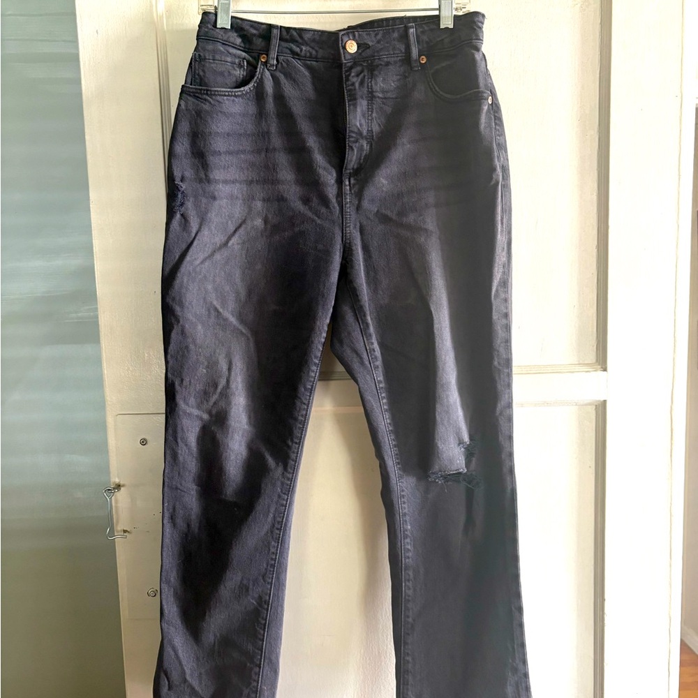 LOFT women’s black denim boyfriend cropped jeans sz 8/29. Like new.